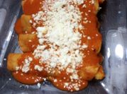 Una foto de freir frijoles en manteca