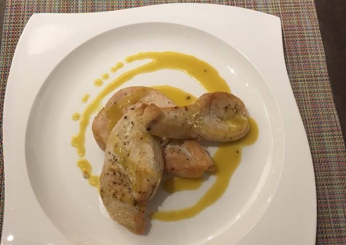 κύρια φωτογραφία συνταγής Μενταγιόν κοτόπουλο με σταγόνες μουστάρδας με μέλι