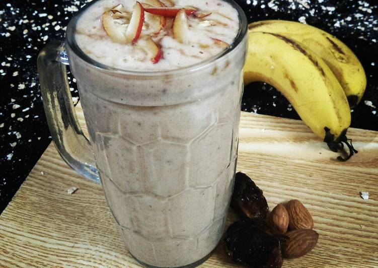 Simple Way to Prepare Homemade Oats Banana Smoothie