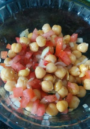 Foto de Salada de Grão-de-bico simples