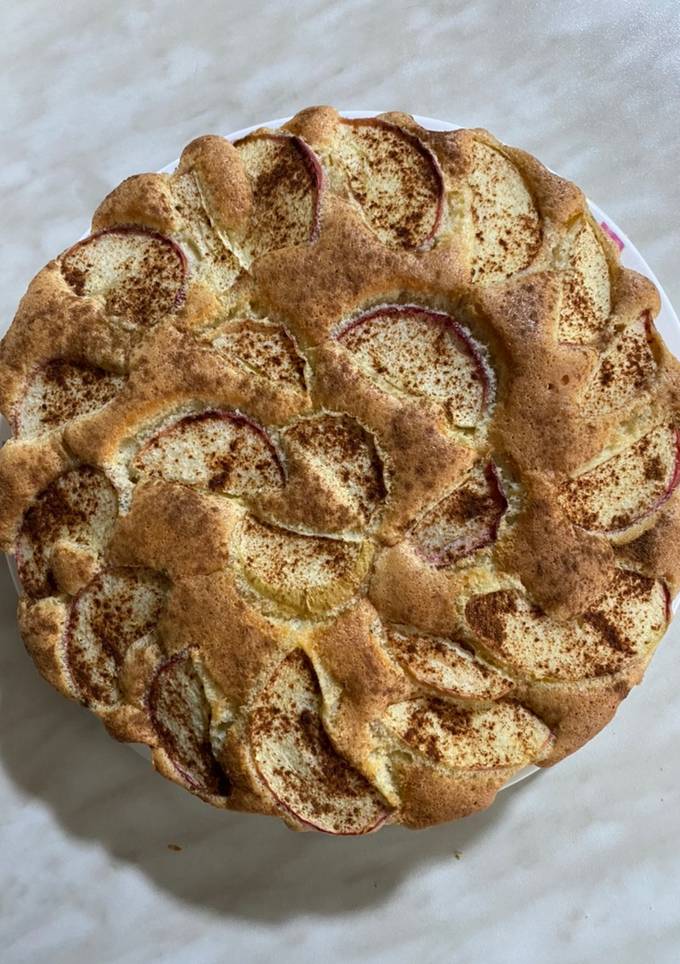 Шарлотка з яблуками