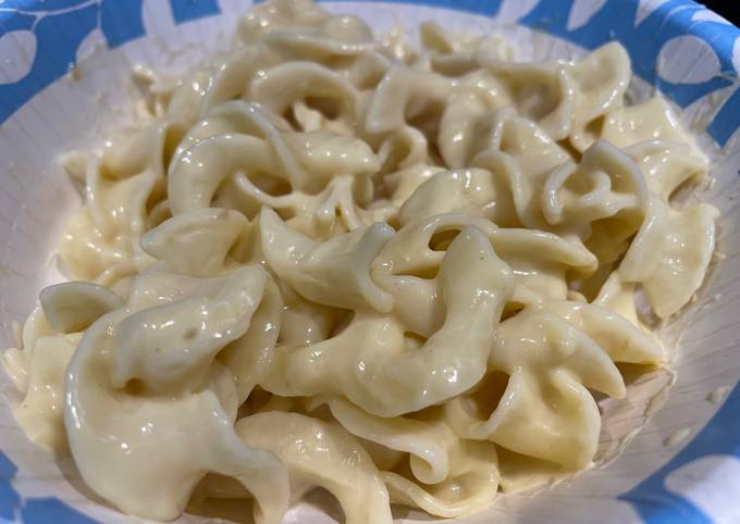 https://img-global.cpcdn.com/recipes/a342ff7137bc2081/680x482cq70/easy-creamy-chicken-egg-noodles-recipe-main-photo.jpg