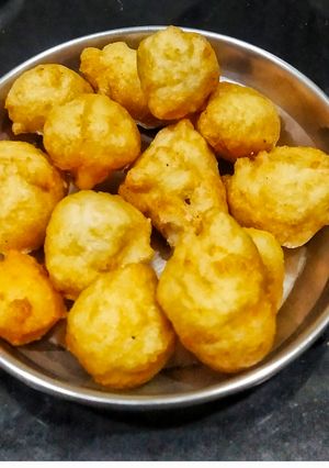 A picture of Mysoor Bonda.