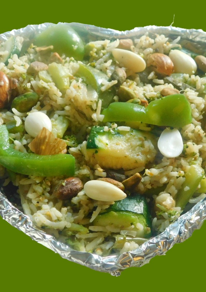 பச்சை நிற காய்கறிகள் புலவ் செய்முறை முக்கிய புகைப்படம்