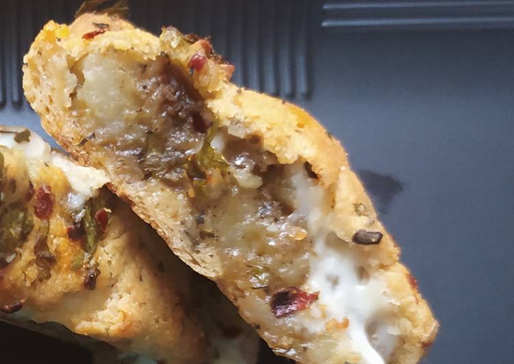 How to Make Award-winning Samosa Garlic Bread