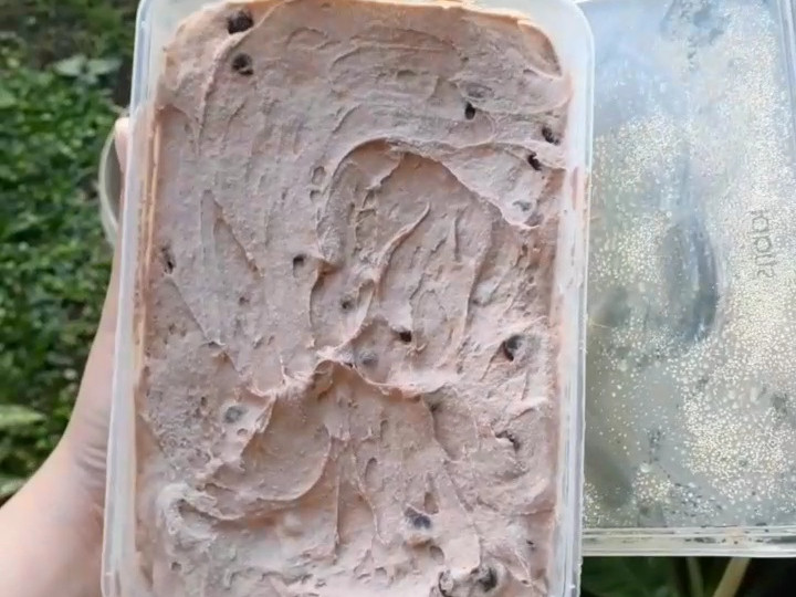 Bagaimana Menyiapkan Ice Cream Coklat, Enak