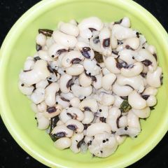 A picture of Black eyed beans sundal.