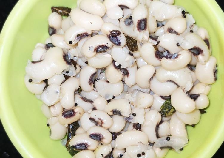 Recipe of Ultimate Black eyed beans sundal