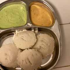 A picture of Idli.