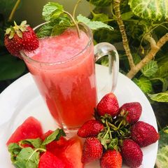 A picture of Strawberry and watermelon juice.