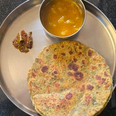 A picture of Thalipeeth.