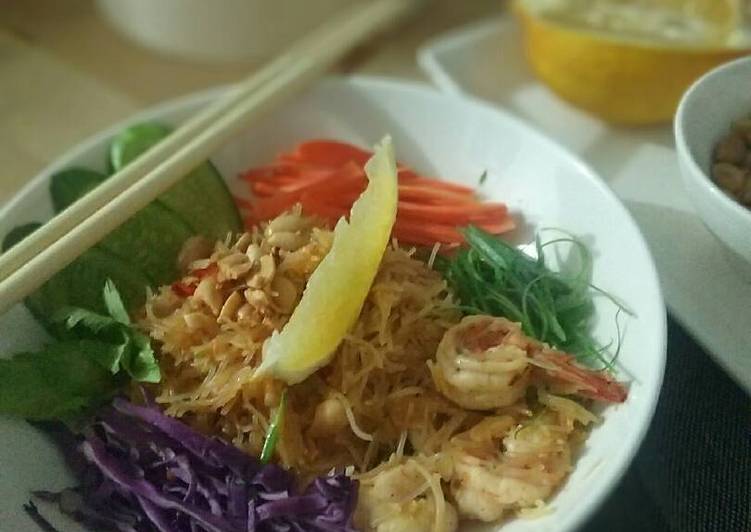 Resep Pad Thai Udang Dengan Fresh Salad Yang Gurih