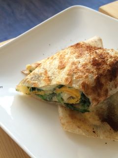 3F Kitchen - 菠菜起司蛋捲餅 / 奶蛋素 的食譜成品照片