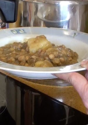 Una foto de Lentejas con verduras en olla express