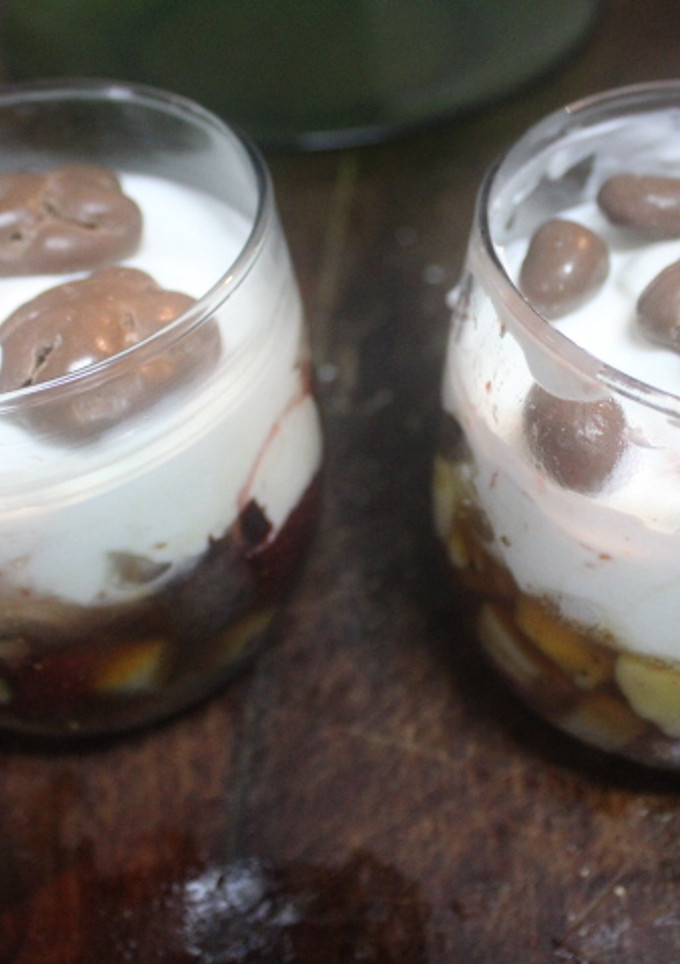 Una foto de Vasitos de higos con yogur y plátano