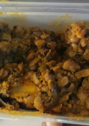 A picture of Porriage beans and yam.