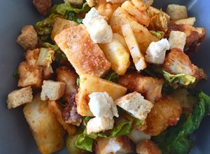 Una foto de Ensalada de patata con queso