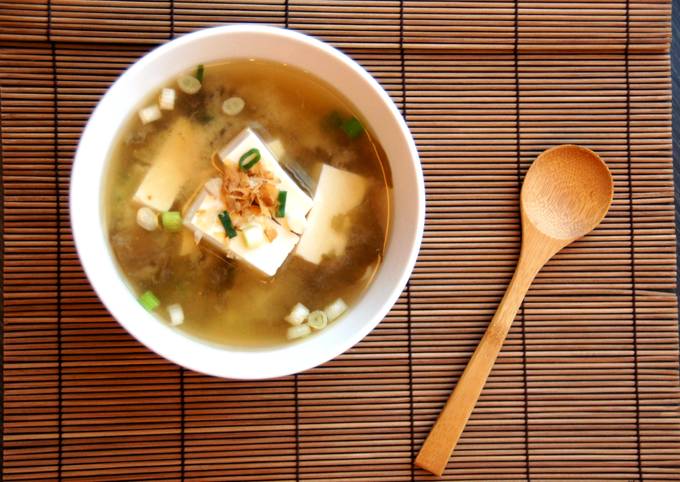 海帶芽豆腐味噌湯 食譜成品照片