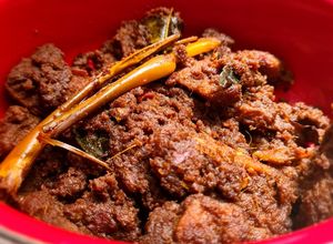 Foto resep Rendang Daging Sapi Khas Padang parut kelapa