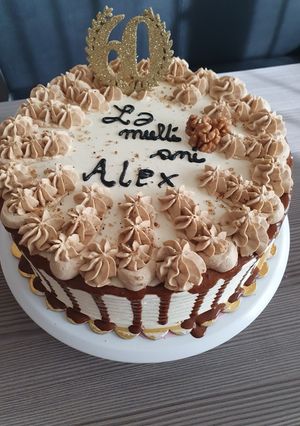 O poză a rețetei Tort cu nucă, cremă de cafea, cappucino și mascarpone.