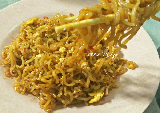 Cara Memasak Mie Indomie bumbu rica pedas Yang Sederhana