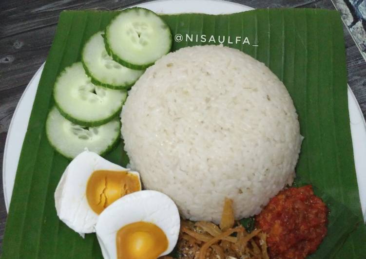 Langkah Mudah Menyiapkan Nasi Lemak Malaysia Super Lezat