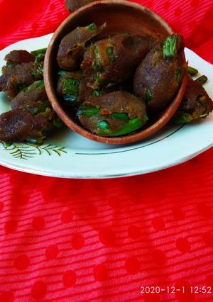 অনিয়ন স্প্রাউটস কোটেড ফ্রাই (onion sprouts coated fry recipe in Bengali) রেসিপির প্রধান ছবি