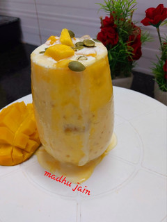 मैंगो सागो पुडिंग (Mango sago pudding recipe in Hindi) रेसिपी मुख्य फोटो