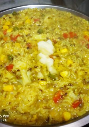 A picture of Dal,veggies khichri.