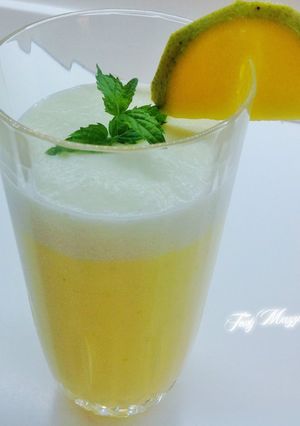 Foto di Frullato di mango, cetriolo, limee menta