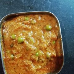 A picture of Matar gravy.