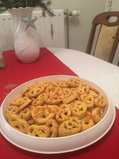 Sajtos perec 🥨🧀 recept fotója