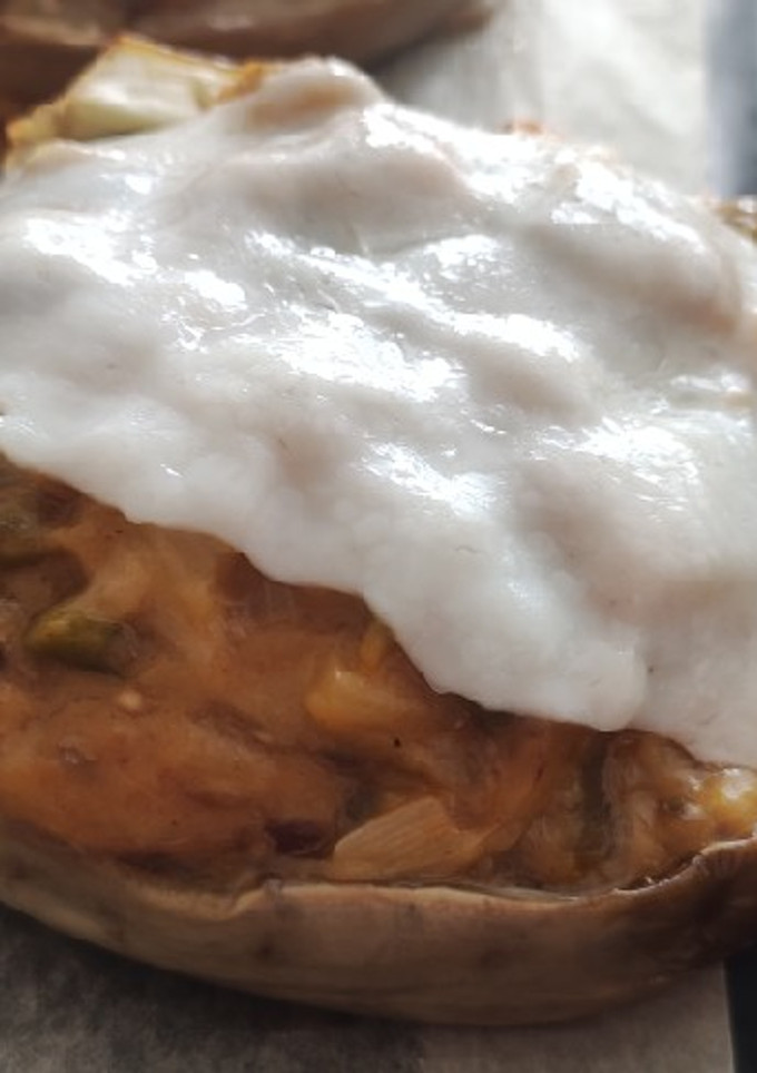 Una foto de Berenjenas rellenas de verdura y chorizo🍆
