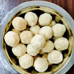 A picture of Moong Dal Ladoo.