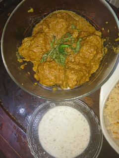 A picture of Motton karahi in black pepper gravy.