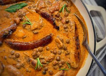 How to Make Delicious Sausage Casserole