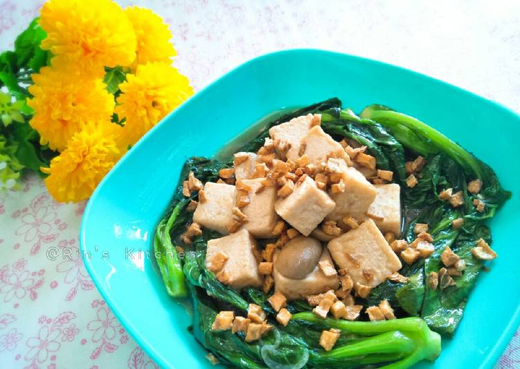 Stir Fried Chinese Kale with Tofu and Mushrooms