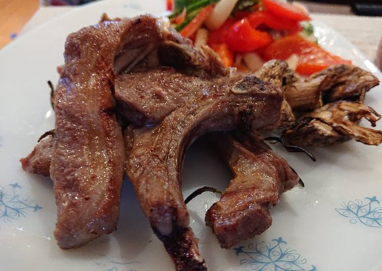 Simple Way to Prepare Perfect Grilled Lamb Chops