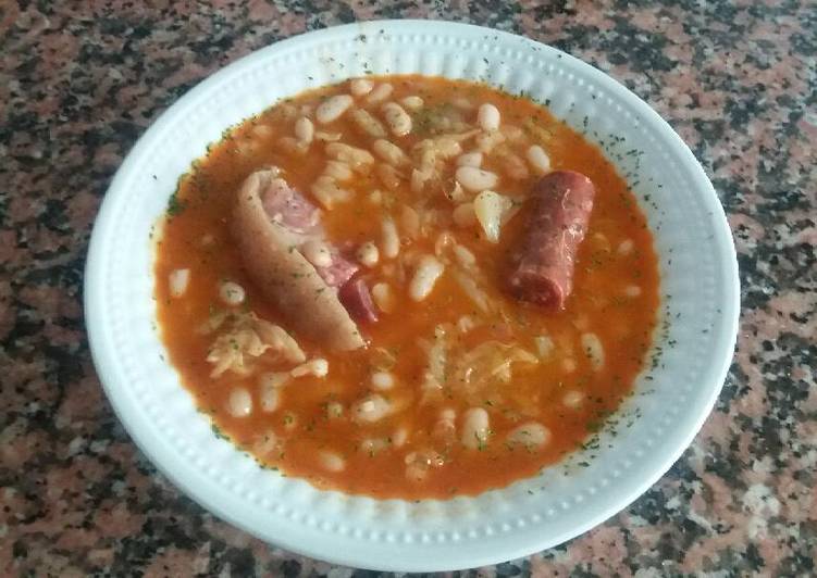Alubias blancas con repollo