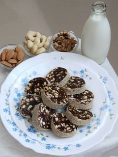 A picture of Date Rolls !!.
