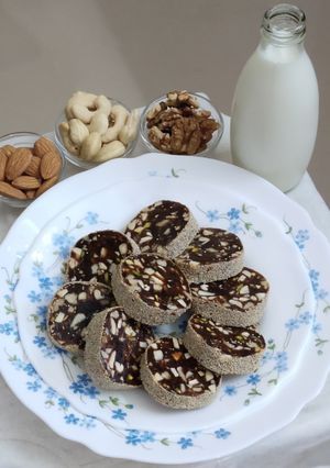 A picture of Date Rolls !!.