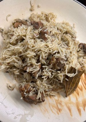 A picture of Yakhni pulao.