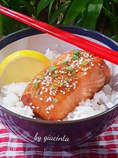 Foto resep Salmon bumbu jahe & bawang putih (Ginger Garlic Baked Salmon)