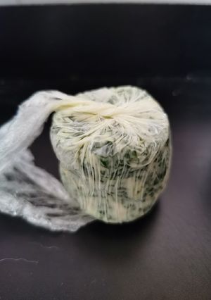 Una foto de Mantequilla con perejil y cebollín, tipo maître d'hôtel