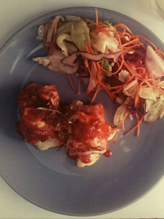 Una foto de Rollos de pollo y espinacas