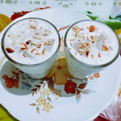 A picture of Yummy tasty dry fruit milkybar shake.