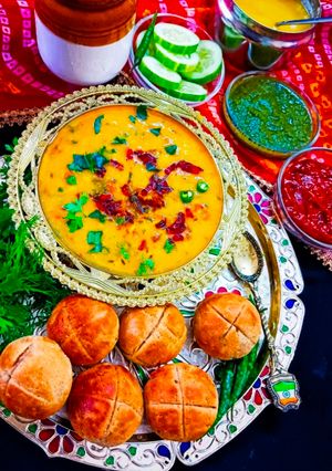 राजस्थानी स्टाइल दाल ओट्स बाटी (Rajasthani style dal oats bati reicpe in Hindi) रेसिपी मुख्य फोटो