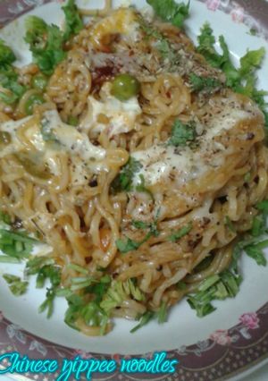 A picture of Indo Chinese yippee noodles.