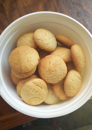 A picture of Coconut Butter Cookies.
