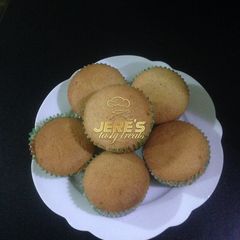 Vanilla cup cakes A picture of Vanilla cup cakes.